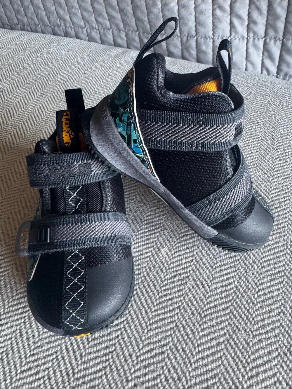 NWOB Nike LeBron Soldier 13 Graffiti Toddler Shoe 5c
